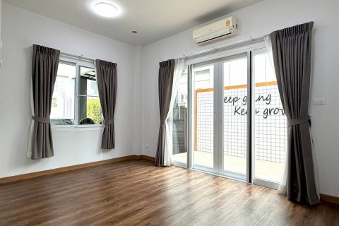 Maison à Hang Dong, Thaïlande 4 chambres № 136575 - photo 15