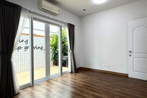 Maison à Hang Dong, Thaïlande 4 chambres № 136575 - photo 14