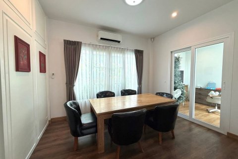 Maison à Hang Dong, Thaïlande 4 chambres № 136575 - photo 13