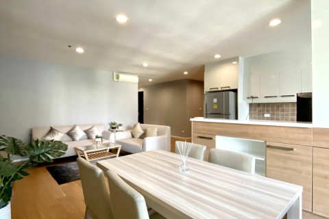 Condo in Watthana, Bangkok, Thailand, 2 bedrooms  № 148401 - photo 1