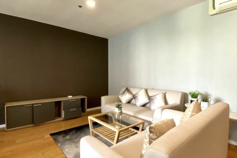 Condo in Watthana, Bangkok, Thailand, 2 bedrooms  № 148401 - photo 7