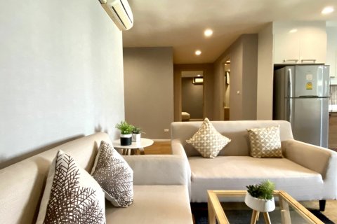 Condo in Watthana, Bangkok, Thailand, 2 bedrooms  № 148401 - photo 6