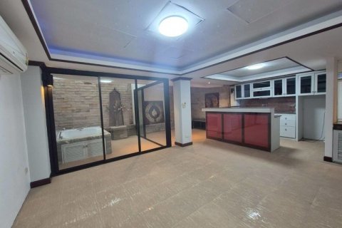 Таунхаус в Паттайе, Таиланд с 8 спальнями  № 169403 - фото 5