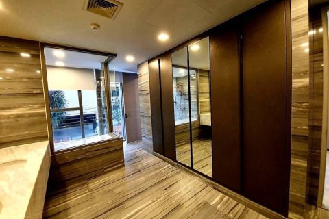 Condo in Watthana, Bangkok, Thailand, 3 bedrooms  № 169402 - photo 5
