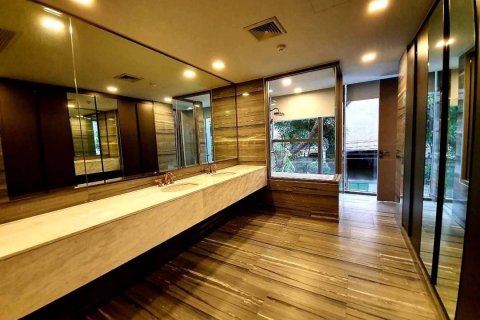 Condo in Watthana, Bangkok, Thailand, 3 bedrooms  № 169402 - photo 7