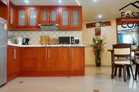 Condominio de 3 dormitorios en Pattaya, Tailandia № 212880 - foto 2