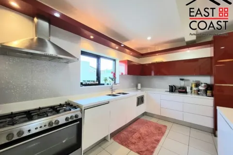Casa de 3 dormitorios en Pattaya, Tailandia № 212884 - foto 5