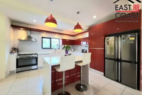 Casa de 3 dormitorios en Pattaya, Tailandia № 212884 - foto 4