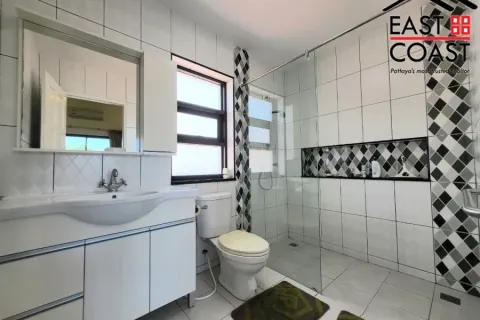 Casa de 3 dormitorios en Pattaya, Tailandia № 212884 - foto 11