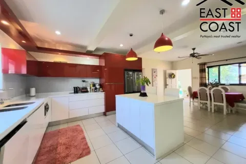 Casa de 3 dormitorios en Pattaya, Tailandia № 212884 - foto 6