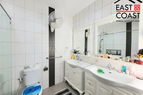 Casa de 3 dormitorios en Pattaya, Tailandia № 212884 - foto 9