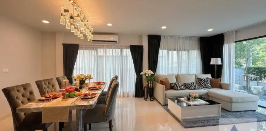 Haus in Bang Kaeo, Thailand 4 Schlafzimmer № 216896