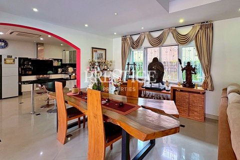 House in Pattaya, Thailand 2 bedrooms № 197506 - photo 5