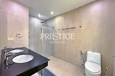 House in Pattaya, Thailand 2 bedrooms № 197506 - photo 15
