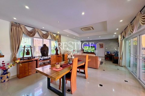 House in Pattaya, Thailand 2 bedrooms № 197506 - photo 6