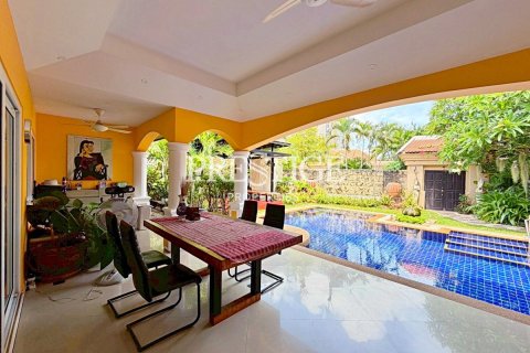 House in Pattaya, Thailand 2 bedrooms № 197506 - photo 20