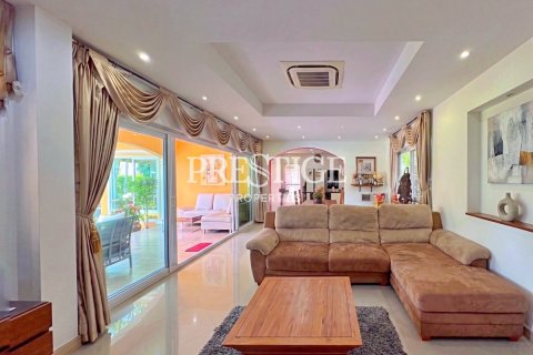 House in Pattaya, Thailand 2 bedrooms № 197506 - photo 4