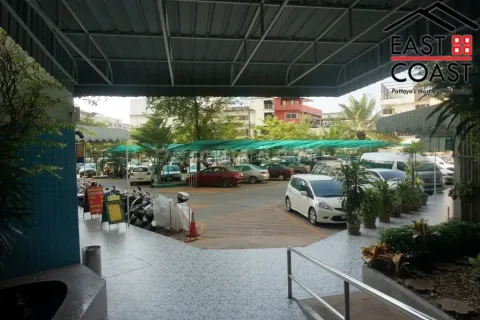 Local comercial 984 m2 en Pattaya, Tailandia № 213598 - foto 3