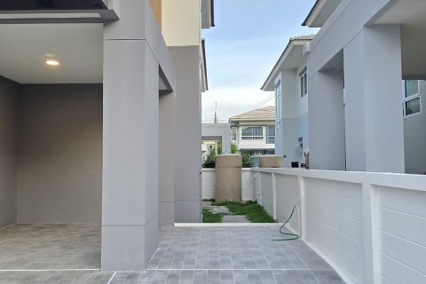 Дом в Самутпракане, Таиланд с 3 спальнями  № 155909 - фото 12