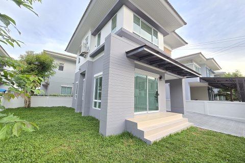 Дом в Самутпракане, Таиланд с 3 спальнями  № 155909 - фото 2