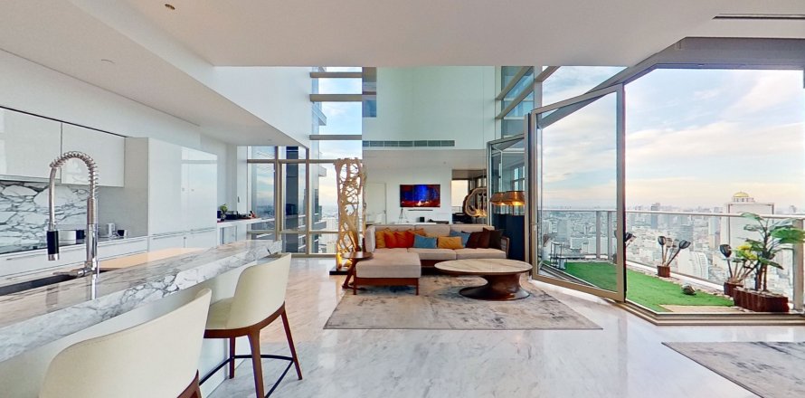 Дуплекс в Сатхоне, Бангкок, Таиланд с 3 спальнями  № 155905