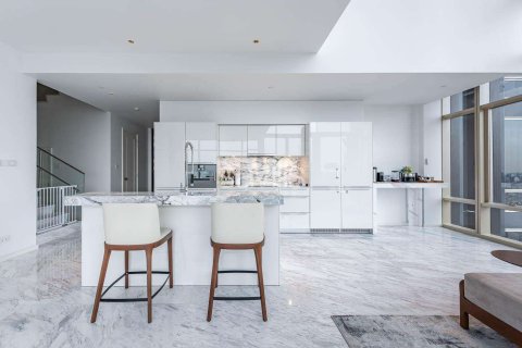 Дуплекс в Сатхоне, Бангкок, Таиланд с 3 спальнями  № 155905 - фото 4