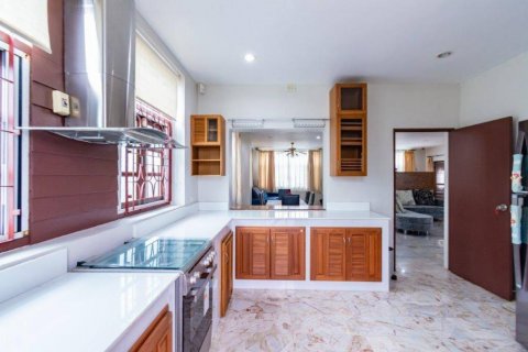 House in Hua Hin, Thailand 4 bedrooms № 115363 - photo 9
