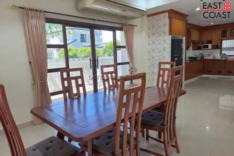 Casa de 4 dormitorios en Jomtien Beach, Pattaya, Tailandia № 212406 - foto 12