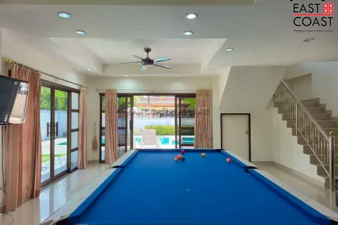 Casa de 4 dormitorios en Jomtien Beach, Pattaya, Tailandia № 212406 - foto 4