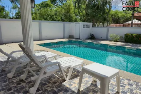 Casa de 4 dormitorios en Jomtien Beach, Pattaya, Tailandia № 212406 - foto 30