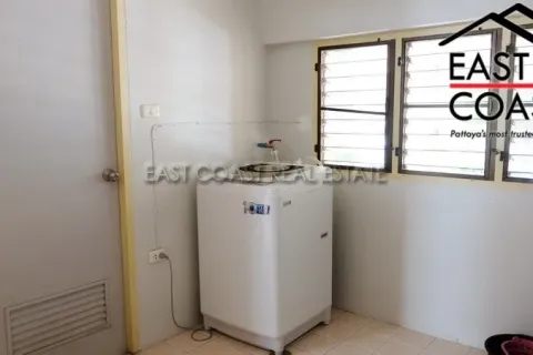 Casa de 5 dormitorios en Pattaya, Tailandia № 212408 - foto 19