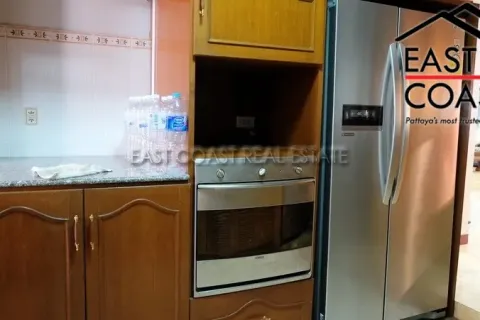 Casa de 5 dormitorios en Pattaya, Tailandia № 212408 - foto 6