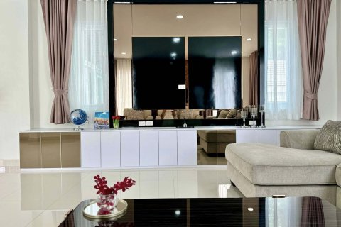 Вилла в Паттайе, Таиланд с 4 спальнями  № 139935 - фото 27