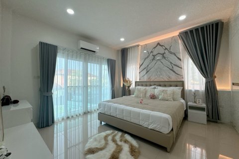 Вилла в Паттайе, Таиланд с 4 спальнями  № 139935 - фото 19