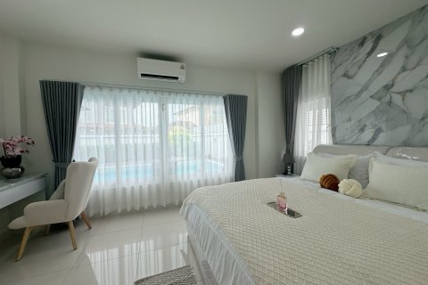 Вилла в Паттайе, Таиланд с 4 спальнями  № 139935 - фото 15