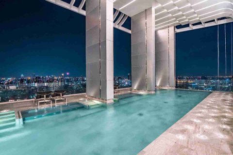 Condo in Bangkok, Thailand, 2 bedrooms № 183989 - photo 14