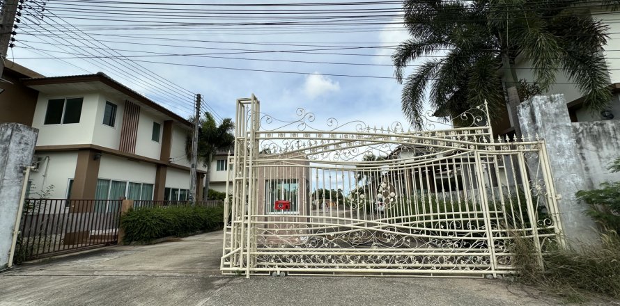 Terrain à Pattaya, Thaïlande 256 m2 № 142289