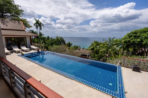 Villa in Phuket, Thailand 5 bedrooms № 154799 - photo 1