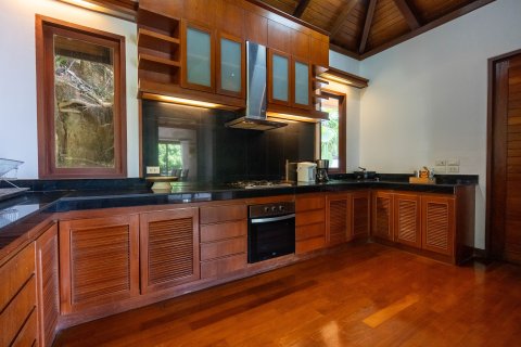 Villa in Phuket, Thailand 5 bedrooms № 154799 - photo 18