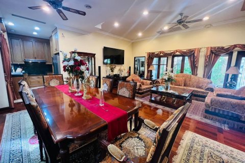 Villa à Pattaya, Thaïlande 2 chambres № 154794 - photo 1