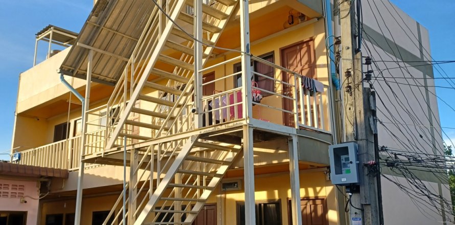 House in Nonthaburi, Thailand 10 bedrooms № 154796