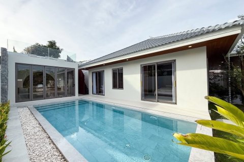Villa in Phuket, Thailand 3 bedrooms № 154793 - photo 14