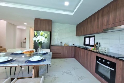 Villa in Pattaya, Thailand 5 bedrooms № 144729 - photo 15