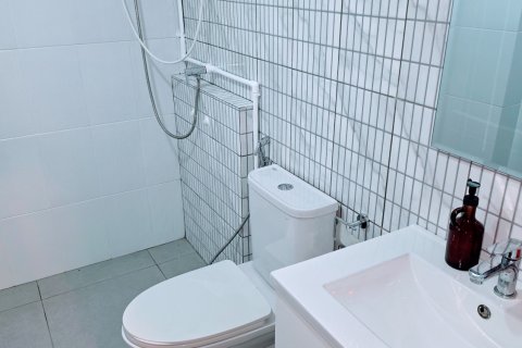 Кондоминиум с 2 спальнями в Ян Наве, Бангкок, Таиланд № 144726 - фото 3