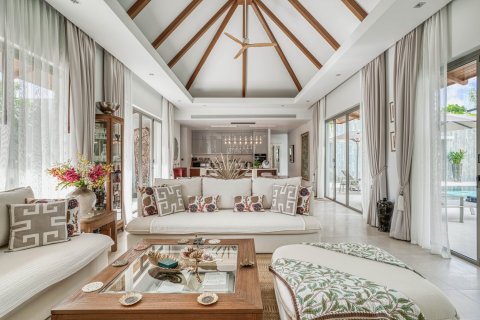 House in Bang Tao, Thailand 4 bedrooms № 134313 - photo 1