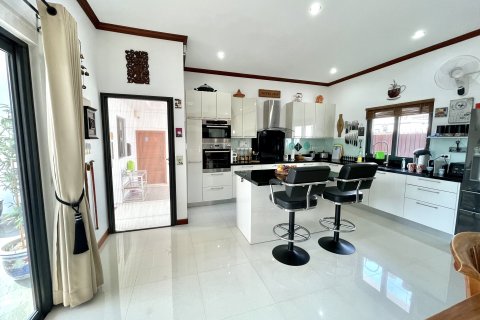 Вилла в Хуа Хине, Таиланд с 5 спальнями  № 155971 - фото 2