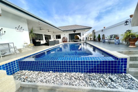 Вилла в Хуа Хине, Таиланд с 5 спальнями  № 155971 - фото 4