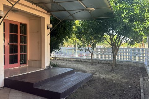 Дом в Сам Пхране, Таиланд с 3 спальнями  № 155970 - фото 1