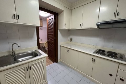 Condo in Bangkok, Thailand, 2 bedrooms  № 157354 - photo 8