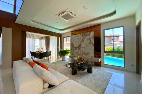 Дом в Паттайе, Таиланд с 4 спальнями  № 157351 - фото 4